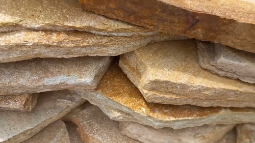 Плитняк златолит жёлтый золотистый для отмостки купить в Лобне