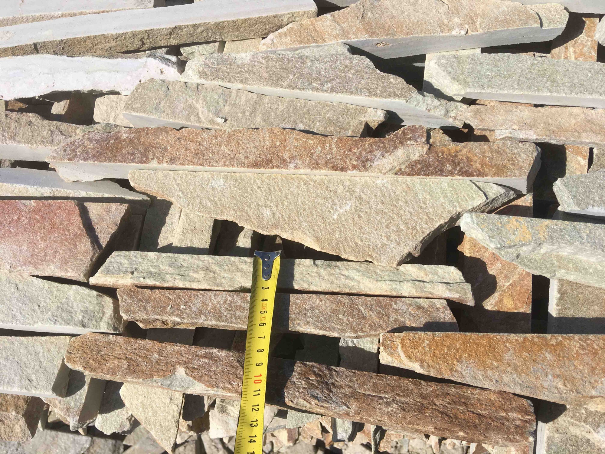 Горбушка златолит золотистый для облицовки купить в Лобне