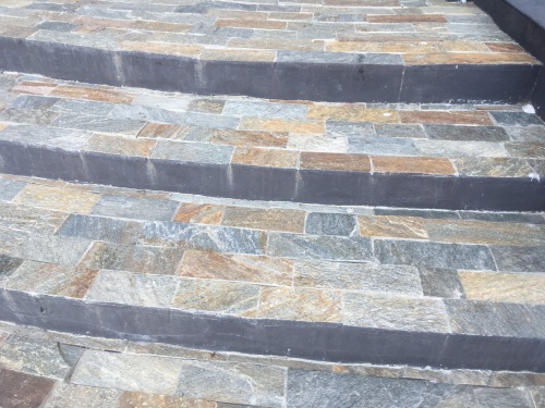 Плитка из Златолита Уральского для лестницы купить в Лобне