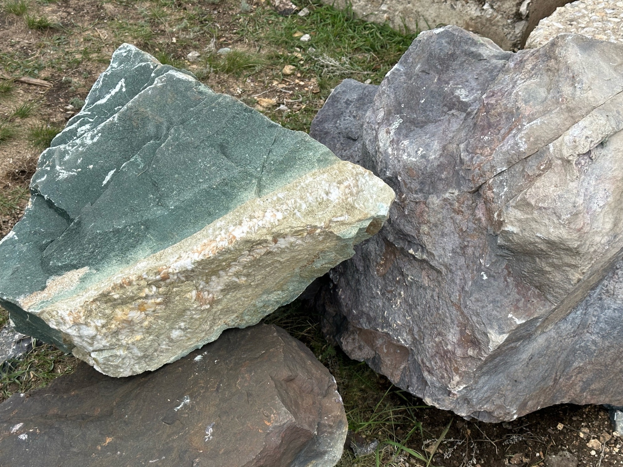 Камни для ландшафтного дизайна зелёные 10-60 килограмм купить в Лобне