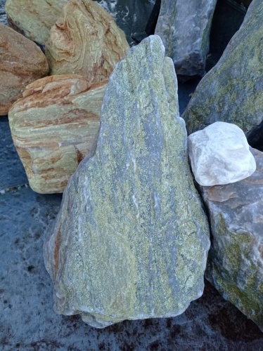 Златолит жёлтый, жёлто-зелёный глыбки и валуны для ланшафтного дизайна купить в Лобне