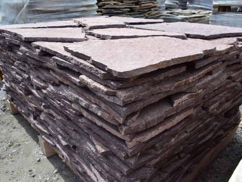 Плитняк лемезит бордовый для облицовки цоколя 20-25 мм  купить в Лобне