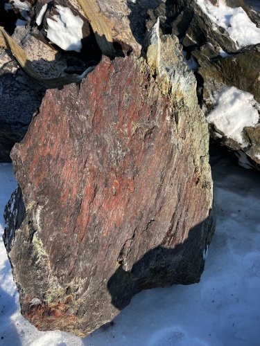 Ландшафтные глыбы красно-фиолетовые 200-1000 килограмм купить в Лобне