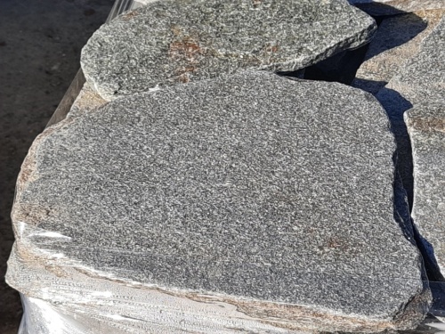 Златолит серебристый галтованный для лестниц купить в Лобне