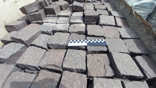 Лемезит колотая брусчатка 10 * 10 см. для парковки купить в Лобне