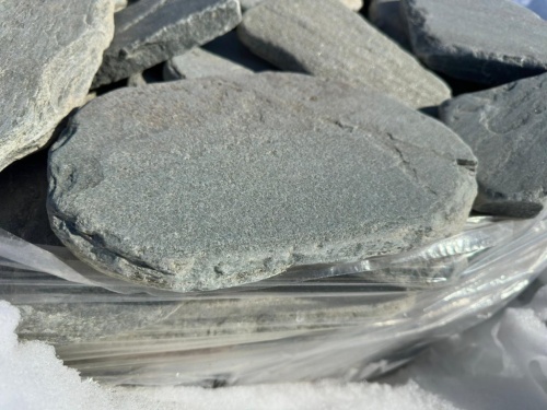 Плитняк златолит зелёный галтованный для мощения на бетон купить в Лобне