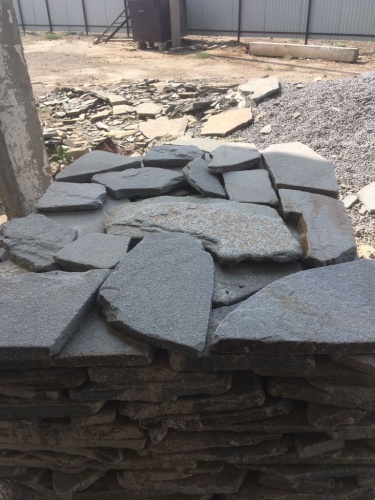 Златолит серебристый галтованный для лестниц купить в Лобне